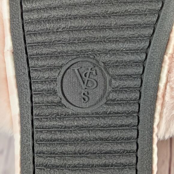 NWOT - VICTORIA'S SECRET Signature Satin Slippers - Picture 7 of 11